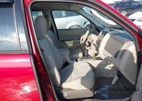 2010 Ford Escape Xlt z USA, uszkodzony, nr VIN 1FMCU9DG8AKC24907